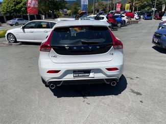 2013 Volvo V40 - Thumbnail