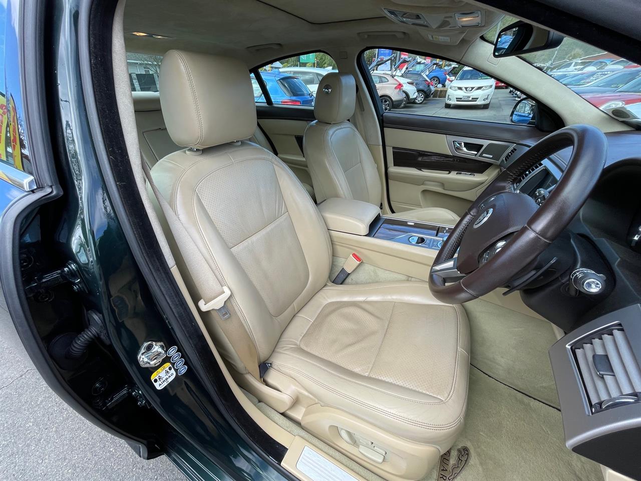 2009 Jaguar XF