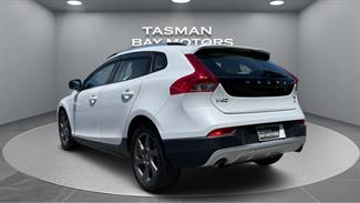 2013 Volvo V40 - Thumbnail
