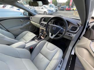 2013 Volvo V40 - Thumbnail