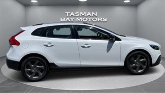 2013 Volvo V40 - Thumbnail
