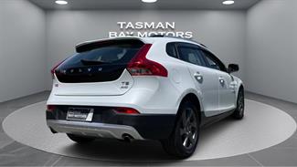 2013 Volvo V40 - Thumbnail