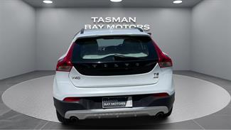 2013 Volvo V40 - Thumbnail