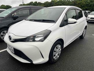2015 Toyota Vitz - Thumbnail