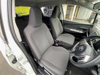 2015 Toyota Vitz - Thumbnail
