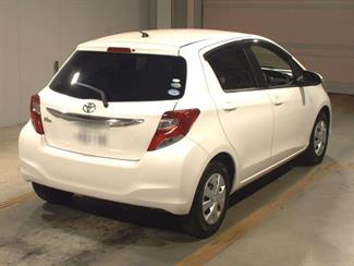 2015 Toyota Vitz - Thumbnail