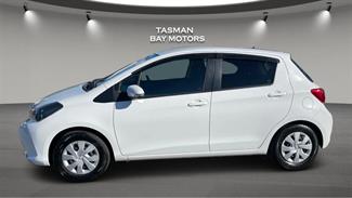 2015 Toyota Vitz - Thumbnail