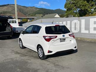 2020 Toyota Vitz - Thumbnail