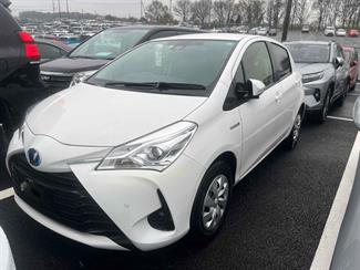 2020 Toyota Vitz - Thumbnail