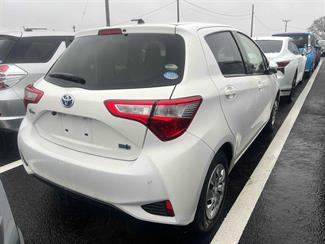 2020 Toyota Vitz - Thumbnail