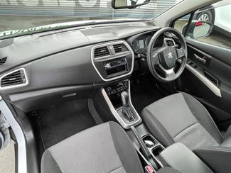 2017 Suzuki SX4 - Thumbnail