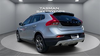 2014 Volvo V40 - Thumbnail