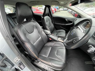 2014 Volvo V40 - Thumbnail