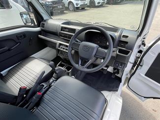 2025 Daihatsu HiJet - Thumbnail