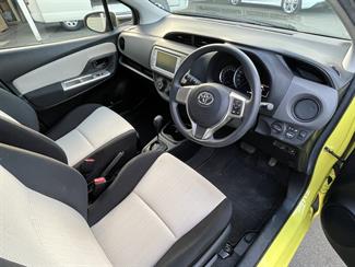2014 Toyota Vitz - Thumbnail