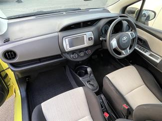 2014 Toyota Vitz - Thumbnail