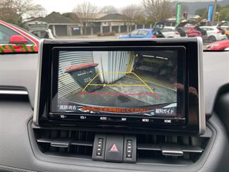 2020 Toyota RAV4 - Thumbnail
