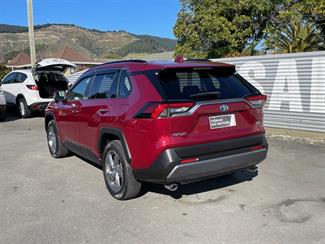 2020 Toyota RAV4 - Thumbnail