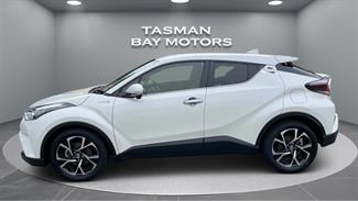 2017 Toyota C-HR - Thumbnail
