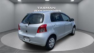 2005 Toyota Vitz - Thumbnail