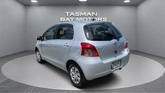 2005 Toyota Vitz - Thumbnail
