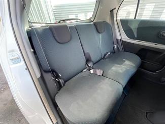 2005 Toyota Vitz - Thumbnail