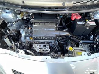 2005 Toyota Vitz - Thumbnail