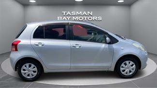 2005 Toyota Vitz - Thumbnail