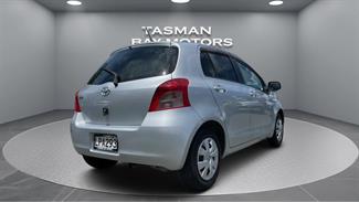 2005 Toyota Vitz - Thumbnail