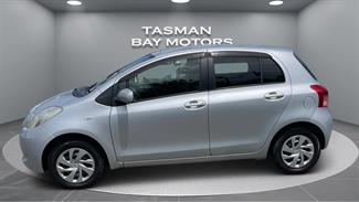 2005 Toyota Vitz - Thumbnail