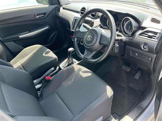 2022 Suzuki Swift - Thumbnail