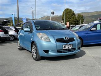 2005 Toyota Vitz - Thumbnail