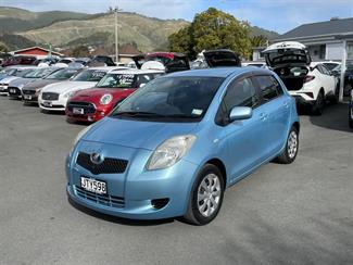 2005 Toyota Vitz - Thumbnail