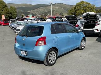 2005 Toyota Vitz - Thumbnail