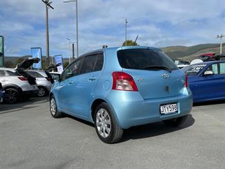 2005 Toyota Vitz - Thumbnail