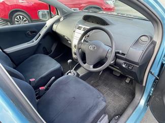 2005 Toyota Vitz - Thumbnail