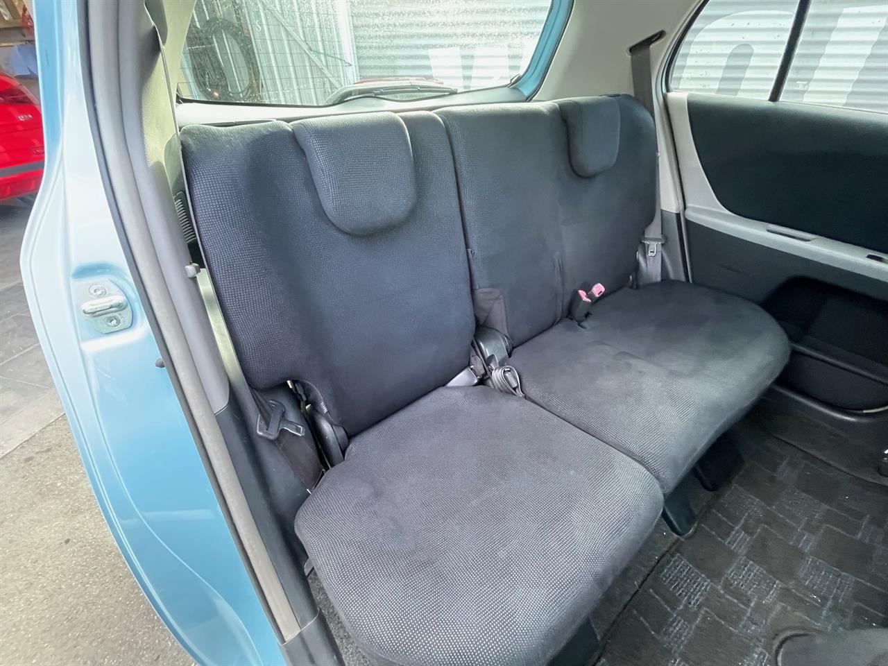 2005 Toyota Vitz