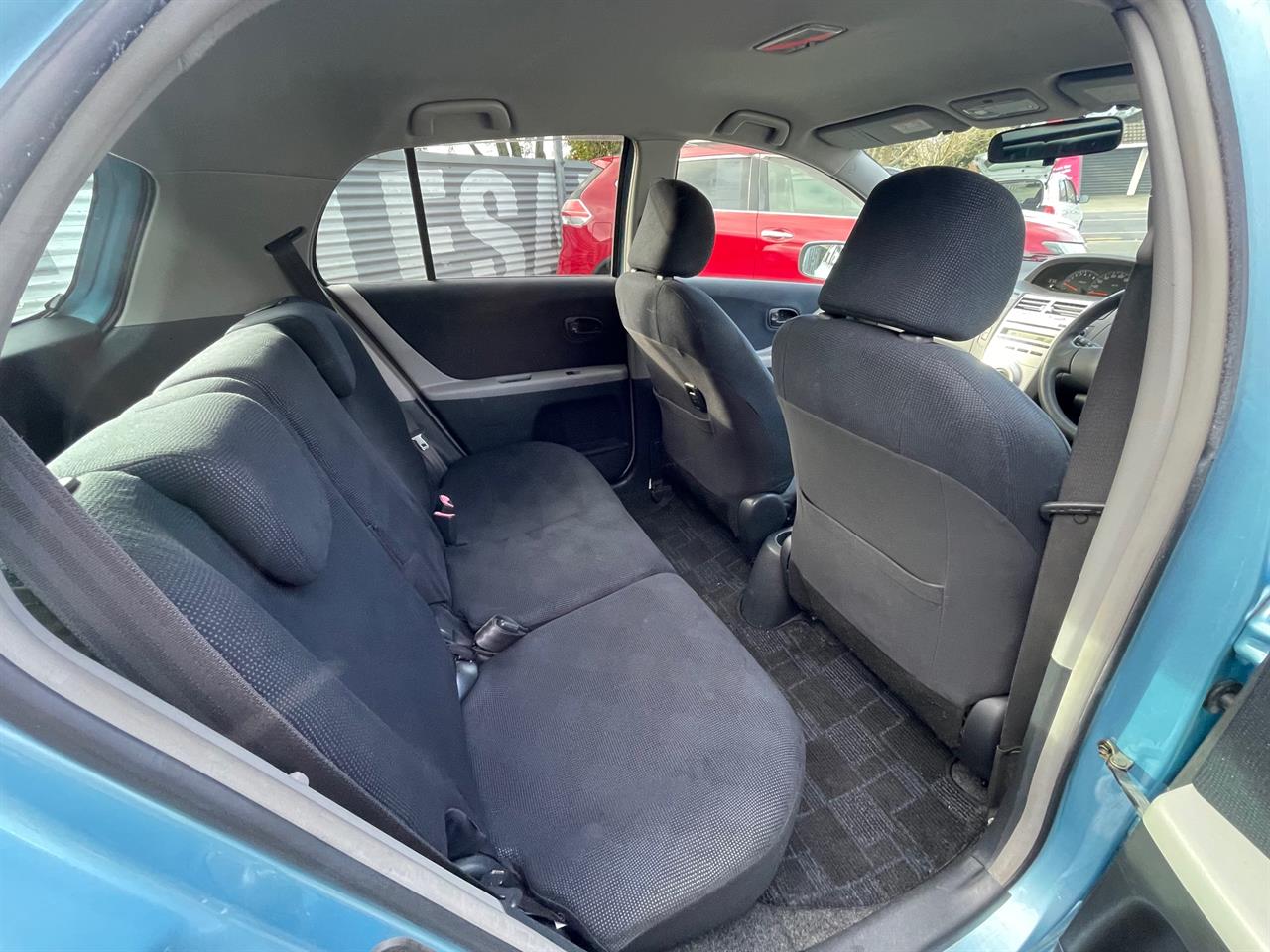 2005 Toyota Vitz