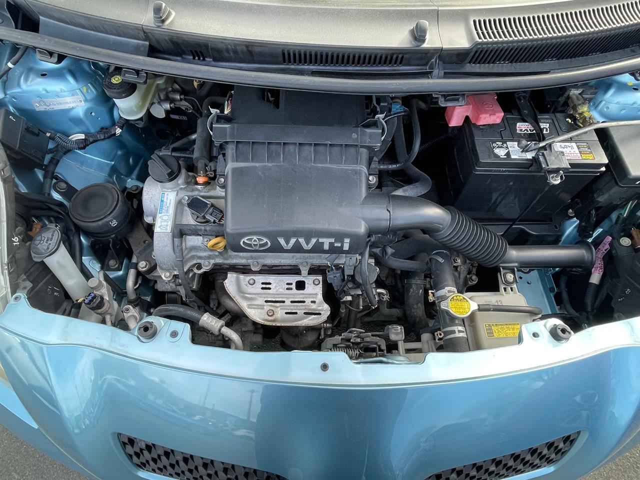2005 Toyota Vitz