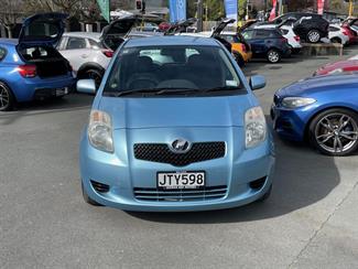 2005 Toyota Vitz - Thumbnail