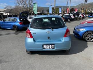 2005 Toyota Vitz - Thumbnail