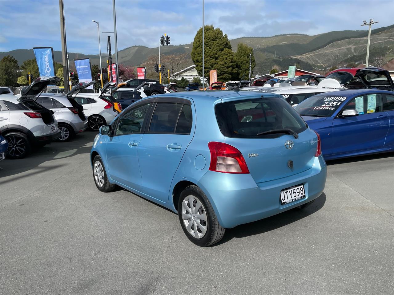 2005 Toyota Vitz