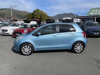2005 Toyota Vitz - Thumbnail