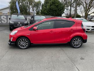 2016 Toyota Aqua - Thumbnail