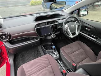 2016 Toyota Aqua - Thumbnail