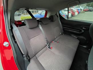 2016 Toyota Aqua - Thumbnail