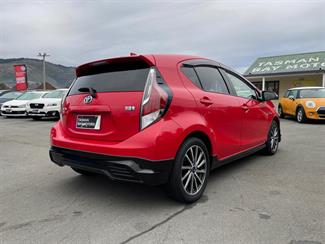 2016 Toyota Aqua - Thumbnail