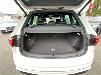 2023 Volkswagen Tiguan - Thumbnail