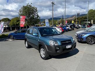 2005 Hyundai Tucson - Thumbnail