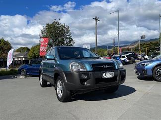 2005 Hyundai Tucson - Thumbnail